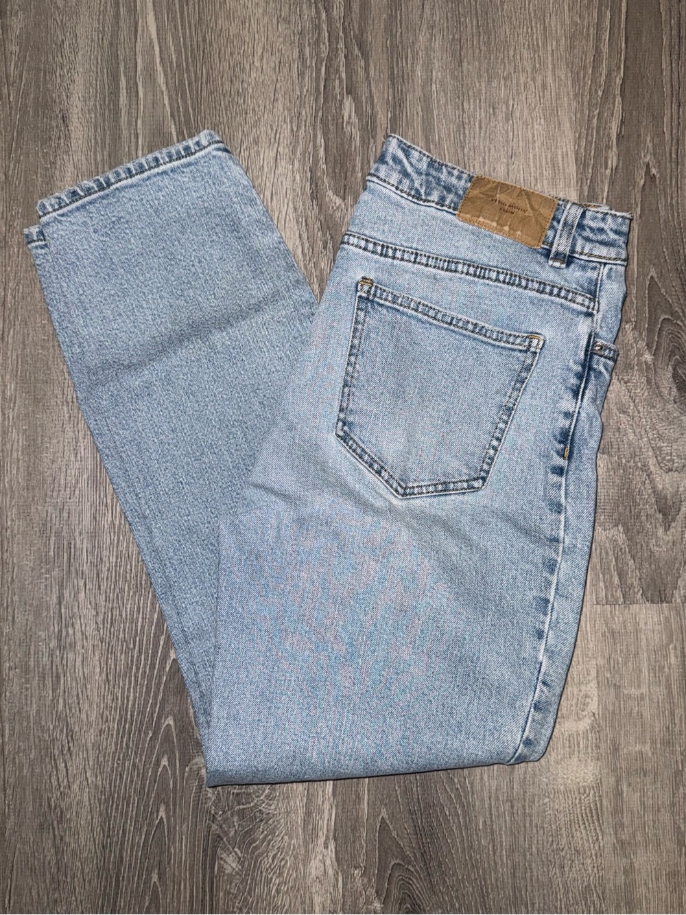Vero Moda Straight Leg Jeans – Size 29/32 – Medium Wash